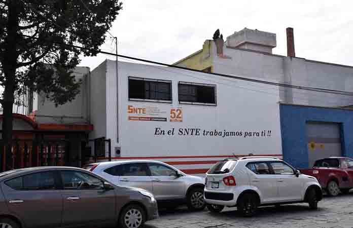 Denuncia el SNTE atraso en prestaciones y pagos a maestros