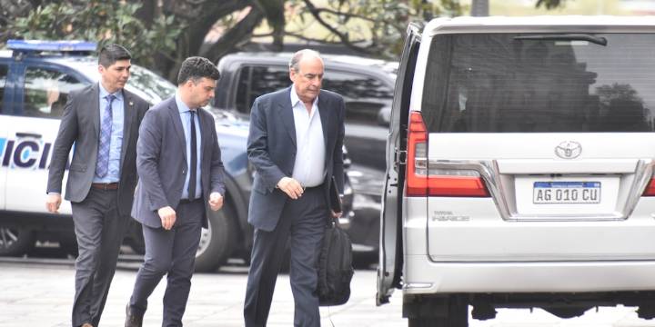 Guillermo Francos y Lisandro Catalán vuelven a Casa Rosada para una reunión de transición