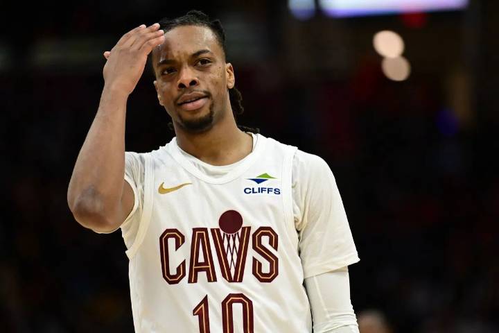 Kenny Atkinson Drops Darius Garland Update After Cavs Star Leaves Miami Game With Injury