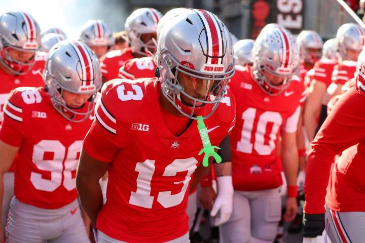 CFP rankings show delayed nearly 50 minutes by Maui Invitational, football fans livid