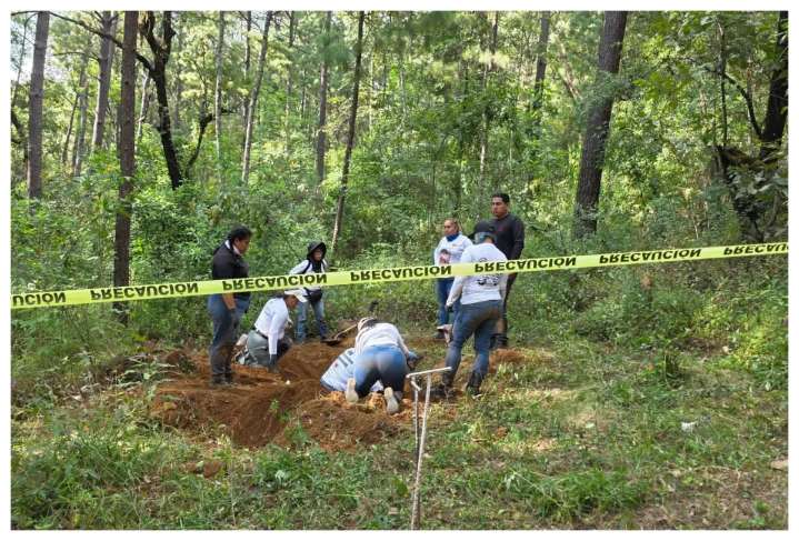 Hallan 4 cuerpos en fosa clandestina dentro de predio del diputado Carlos Bautista en Uruapan