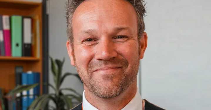 Headteacher under fire after 'student suspended for wearing Wellies to school'