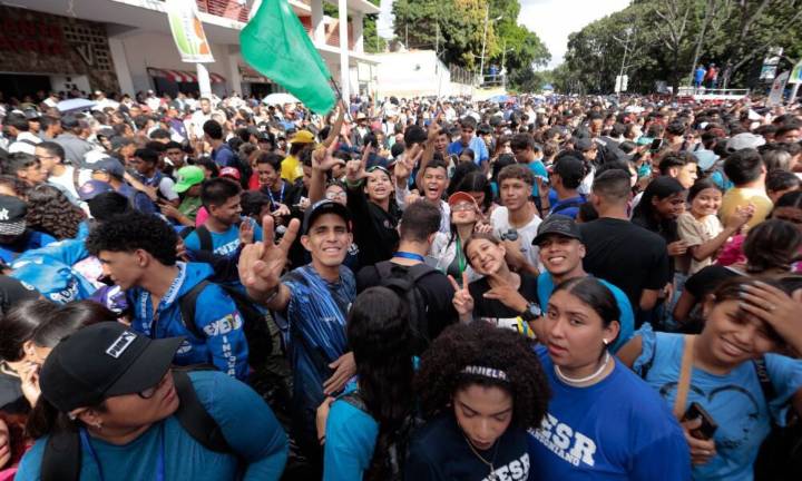 Grecia Colmenares resalta el compromiso de la juventud por la paz