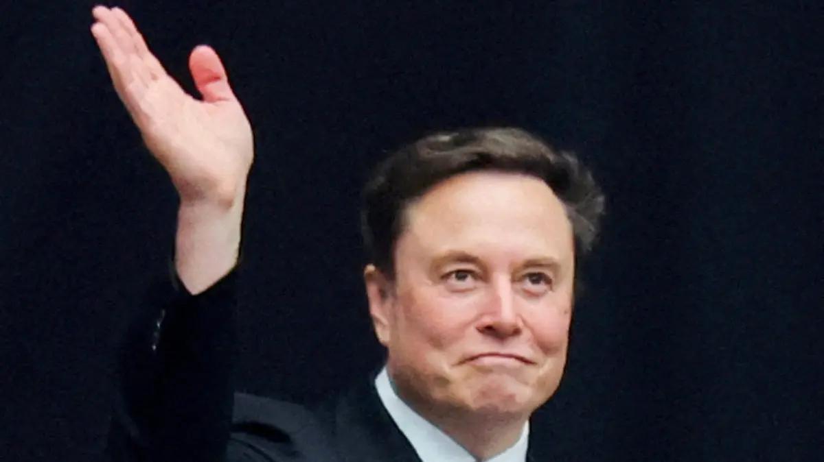 Tesla aprueba pago de un billón de dólares para Elon Musk