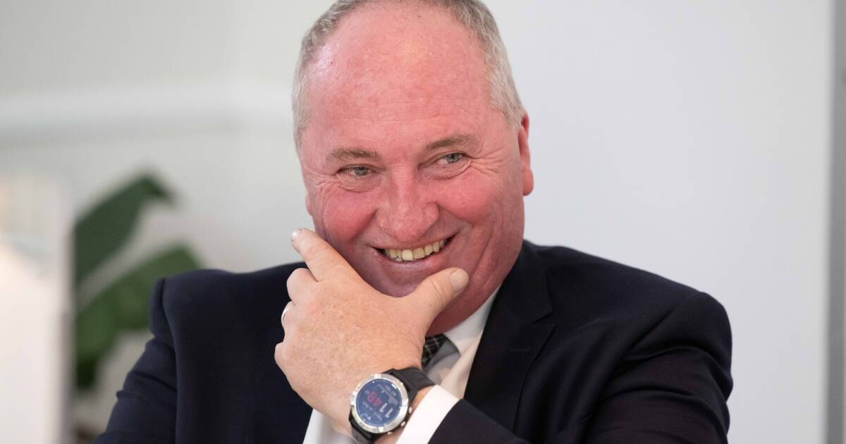 Joyce warns Tamworth not to be like Armidale in business address