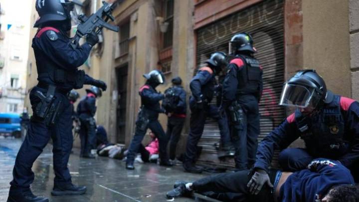 En marcha un macrodispositivo contra los narcopisos en Ciutat Vella