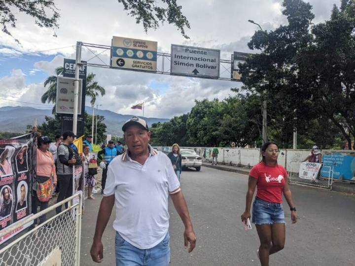 Cierre intermitente del puente internacional Simón Bolívar