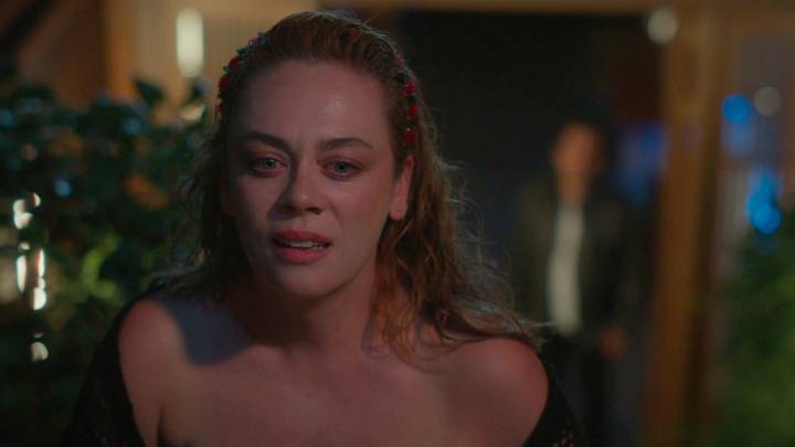 La paternidad de Evren sale a la luz y deja a Bahar sola, herida y sin rumbo