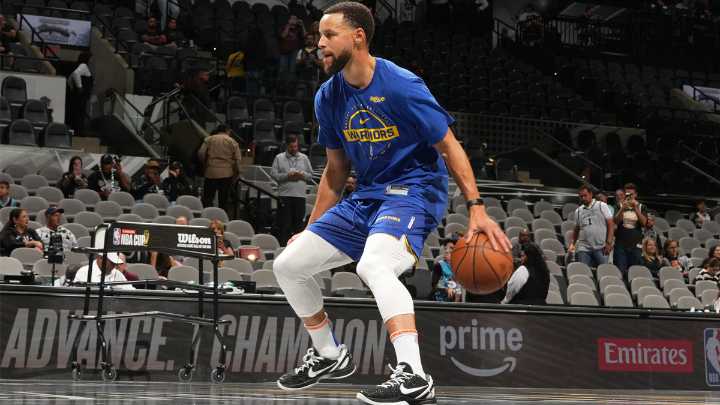 Steph Curry rocks Kobe 6s day after ending Under Armour pact