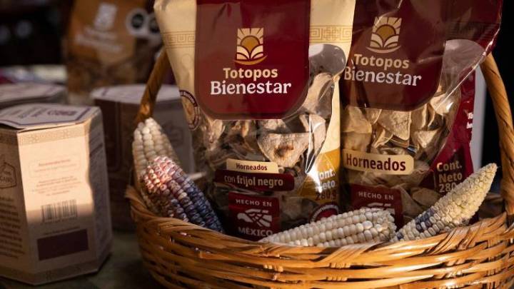 Presenta Sheinbaum las tortillas, tostadas y totopos de maíz del ‘Bienestar’