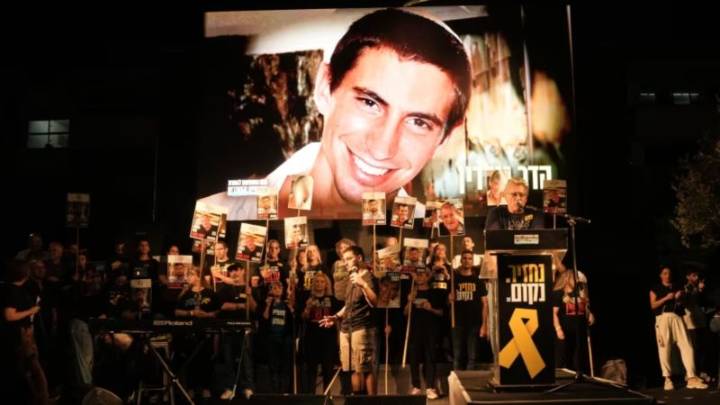 Israel recibe el cuerpo que se cree pertenece a un soldado muerto en Gaza durante el conflicto de 2014