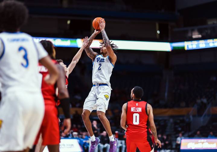 Pitt men's basketball handles business in season opener against Youngstown State