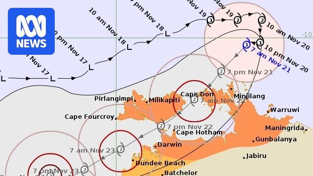 BOM declares cyclone warning for Darwin as Fina intensifies, tracks south