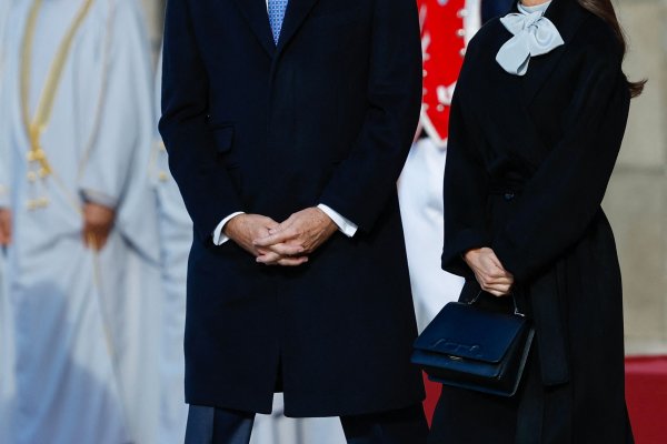 Para Letizia, el vestido con lazo no es demasiado pijo, sino perfecto