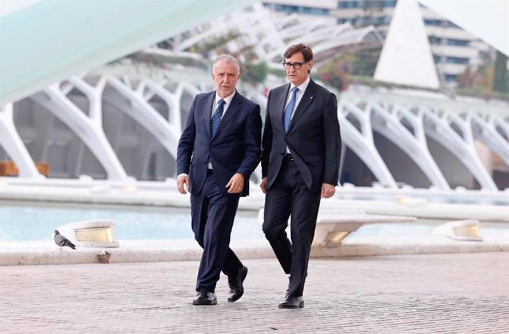 Torres se desahogó con Koldo ante las reticencias de Illa para adquirir test: «No aguanto más, solo me queda Pedro»