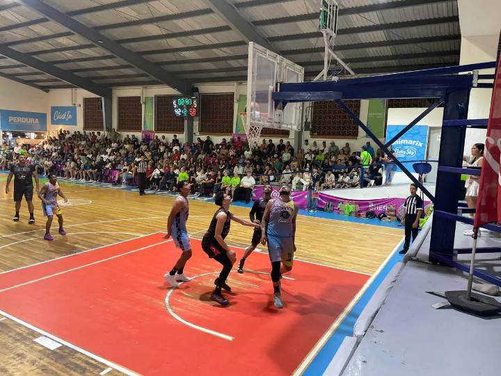 Coras domina a Iguanas en doble enfrentamiento por el liderato de la Liga del Pacífico