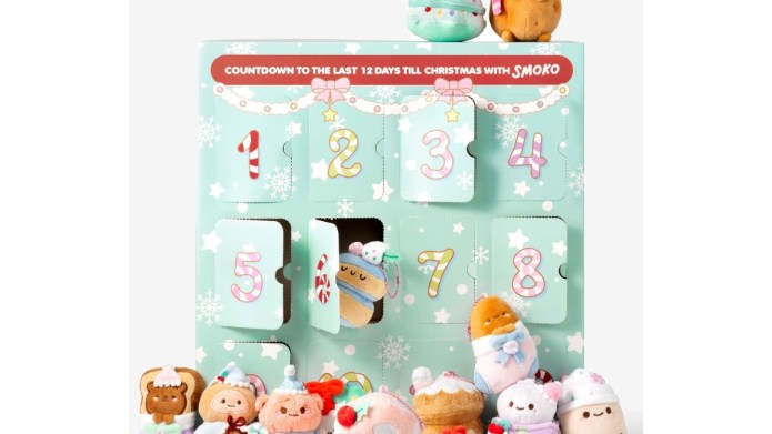 Smoko Just Released the Most Adorable Holiday Plushie Advent Calendar for the Bag Charm