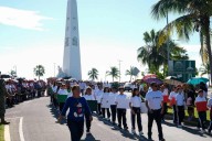 54 contingentes y poco más de 9 mil personas participan en Chetumal en el tradicional desfile conmemorativo de la Revolución Mexicana