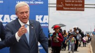 Canciller peruano fue consultado por "ultimátum" de Kast a los migrantes irregulares