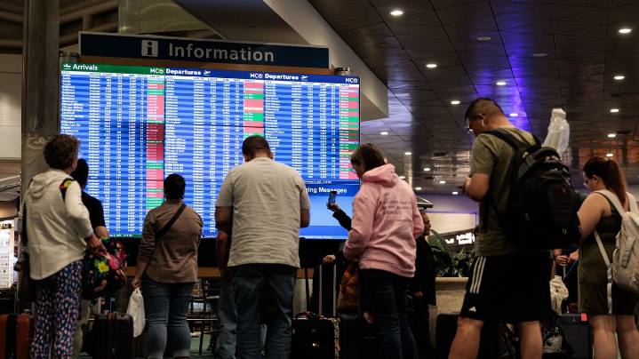 Flight cuts imposed due to shutdown will end Monday, FAA says
