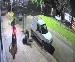 La arrastró por la vereda y la golpeó: brutal ataque de motochorros a una joven en La Plata