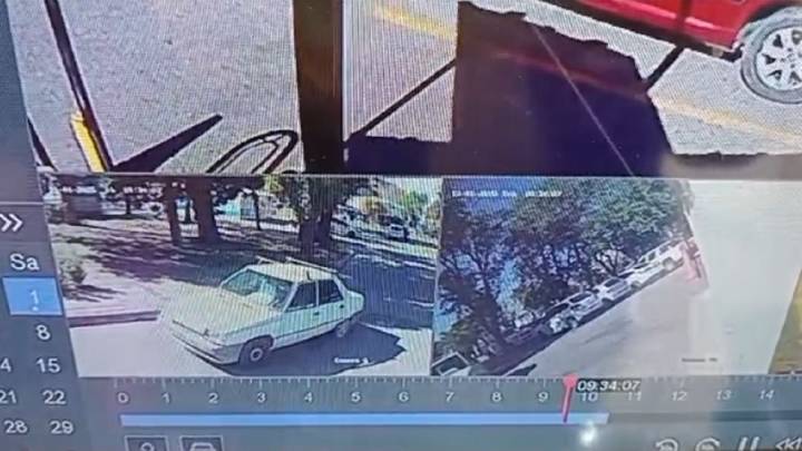 Le robaron el auto a un feriante del estacionamiento de los Arcos Romanos y recibe llamados extorsivos