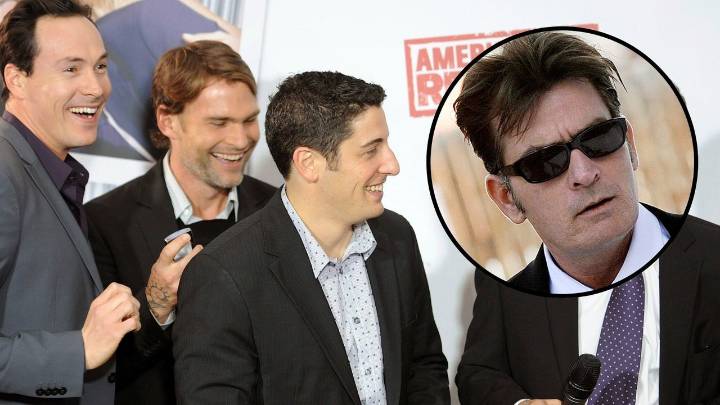 Este es el divertido personaje que tendría el actor Charlie Sheen en la película 'American Pie