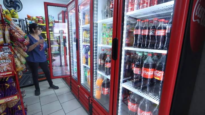 Tienditas esperan alza de precios por arancel al azúcar