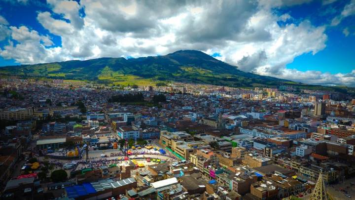 Constructora invade los andenes en Pasto