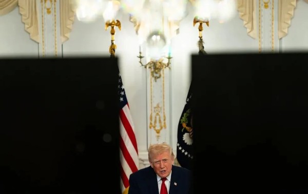 Mientras Trump amenaza a los cárteles, promete liberar a un traficante de cocaína convicto