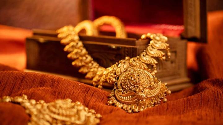 Gold Rate Rises Today, November 1: Check 24 & 22 Carat Prices In Delhi, Mumbai, Other Cities