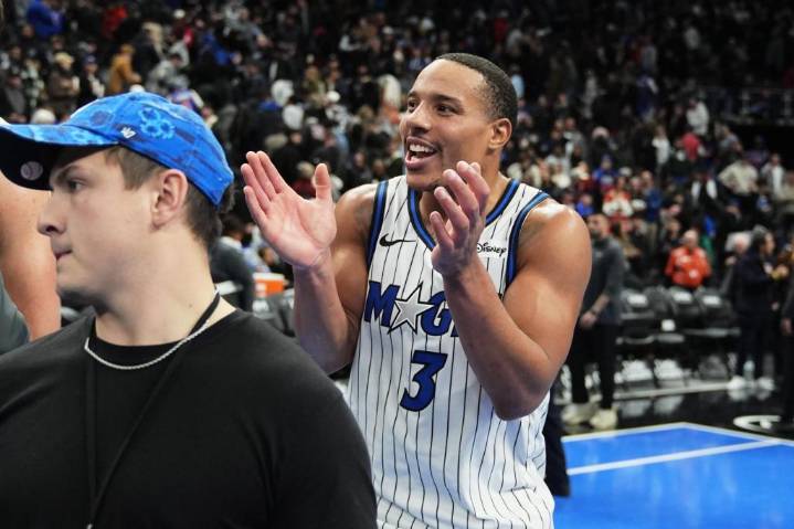 Con 37 puntos y rebotes clave de Desmond Bane, Magic supera a Pistons por 112