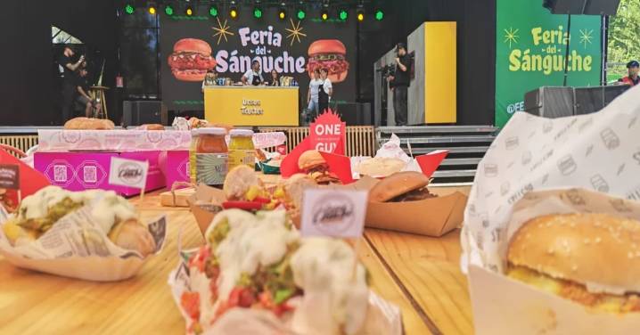 La Feria del Sánguche se toma el Parque Padre Hurtado: Música en vivo y más de 20 sangucherías y foodtrucks