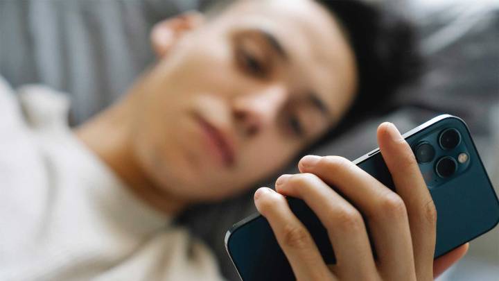 Padres, adolescencia y redes: Un diálogo crucial ante los retos digitales