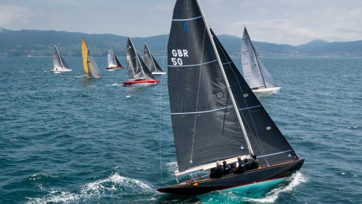 El Desafío Barceló cierra la temporada 2025 de los 6 Metros en Sanxenxo