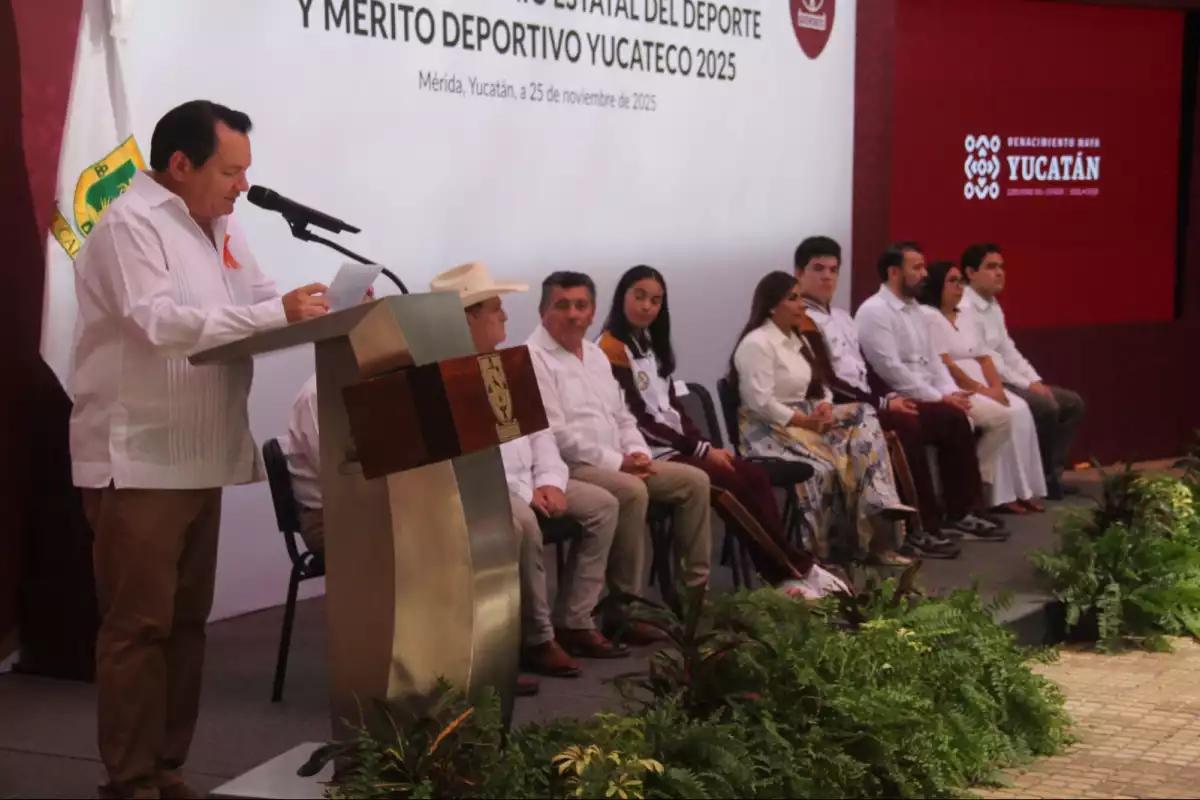 Reconocen a Sion Galaviz y Ana Abraham con el Premio Estatal del Deporte y el Mérito Deportivo Yucateco 2025