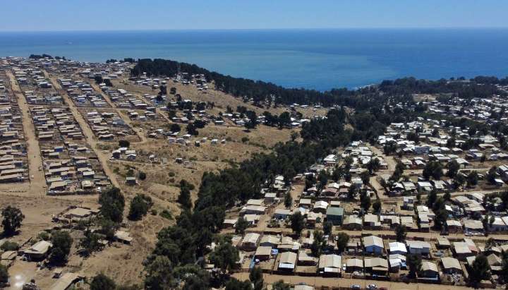 Desalojo de la megatoma de San Antonio sigue en suspenso debido a recursos presentados ante la Corte de Apelaciones de Valparaíso