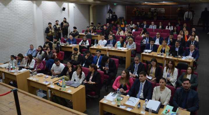 VIDEO| ¿Qué le pasó Marcela Acuña a César Sena en medio de los alegatos?