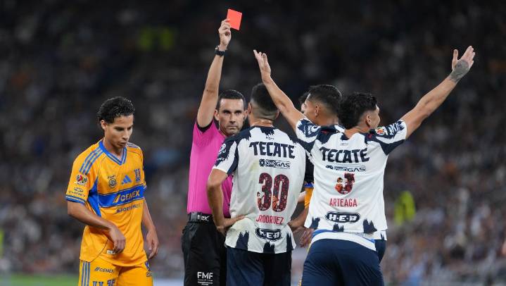 Las expulsiones al Corcho y Angulo que generaron polémica