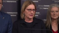 Victorian Premier Jacinta Allan repeatedly refuses to put job on the line during tense press conference on youth crime crackdown