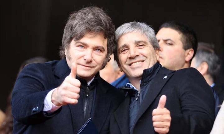 Caputo anunció que recibieron ofertas por US$685 millones para privatizar cuatro represas patagónicas