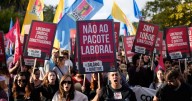 Decenas de miles protestan en Portugal contra reforma laboral