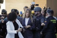 Mazón, a la periodista con la que comió en el Ventorro: "Lo siento mucho, pero voy a tener que decir con qué persona estaba"