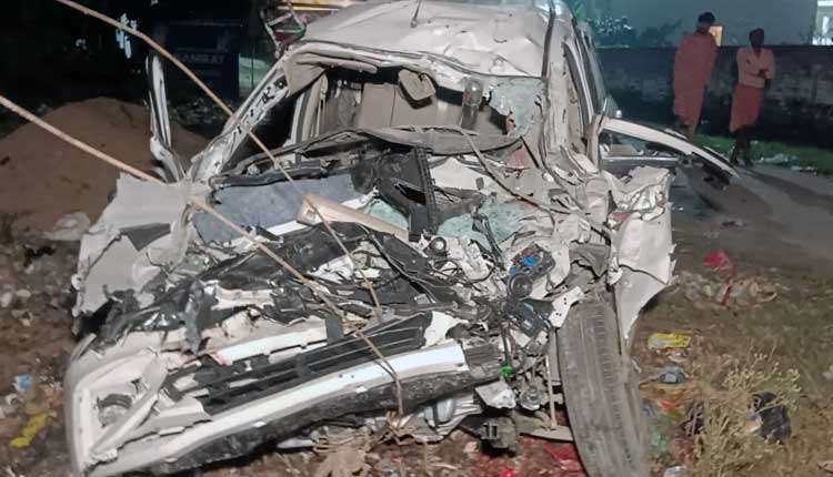 Six Killed In Car-Truck Collision In UP’s Barabanki
