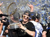 Kiké Hernandez has elbow surgery, won’t play in WBC