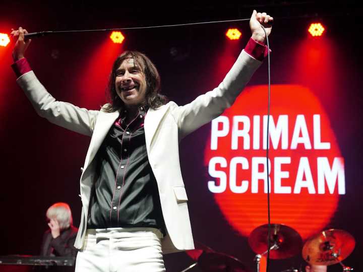 Noche de fiesta con Primal Scream, la banda escocesa adoradora de Maradona a la que Soda Stereo sampleó en un tema