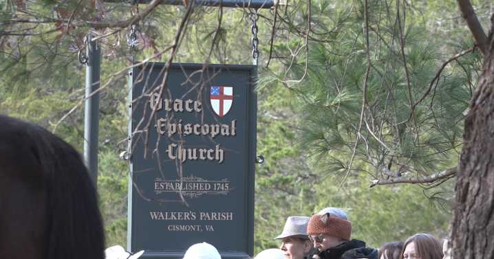 Hundreds gather in Keswick for 97th Blessing of the Hounds