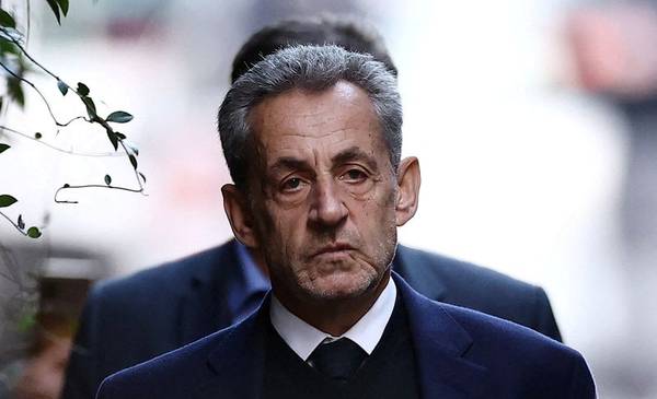 Sarkozy salió en libertad condicional tras estar preso 20 días por corrupción