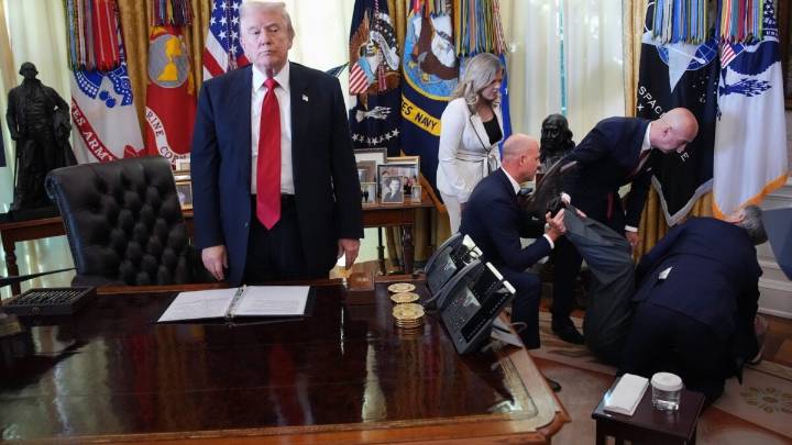 Trump Gives Out the Wrong URL for His Drug Website During Chaotic Press Conference