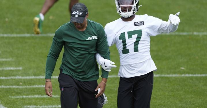 New York Jets cornerback Kris Boyd shot in Manhattan; police release images of suspect